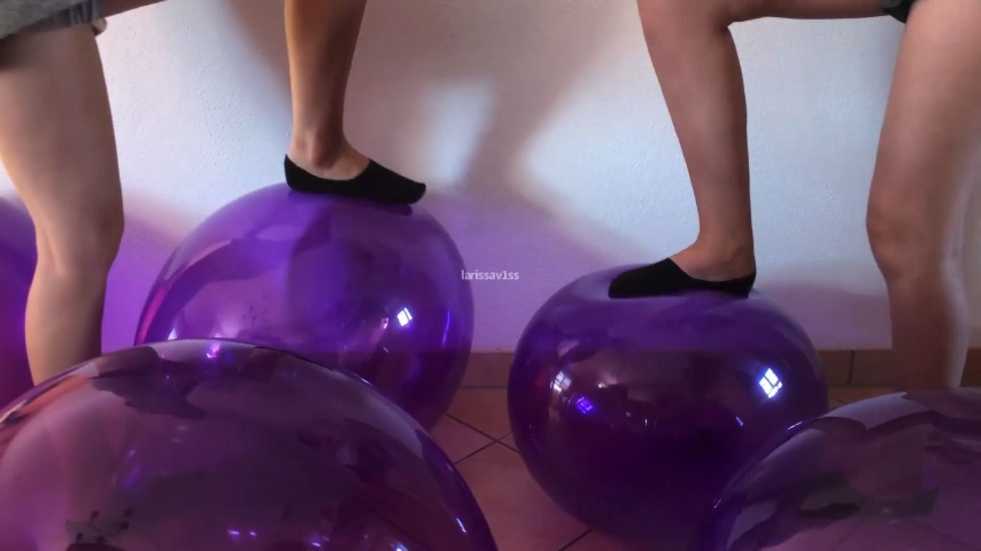 balloon stomp popping