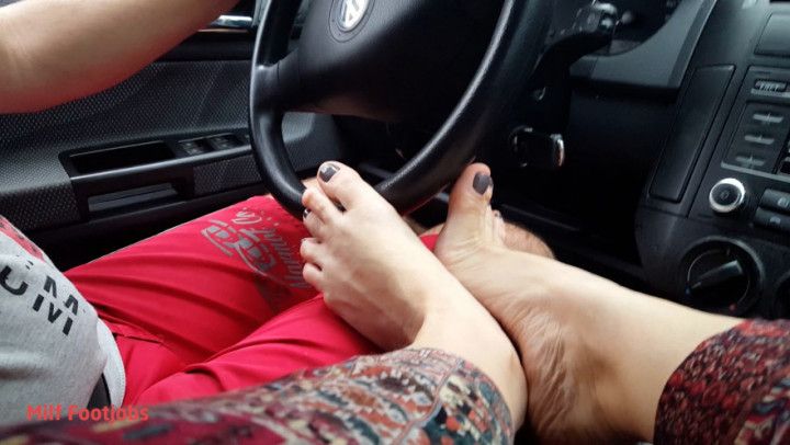 He gave me a ride and I gave him a car footjob