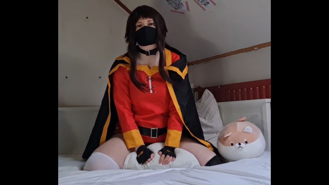 Megumin goes for a quickie whilst humping a pillow