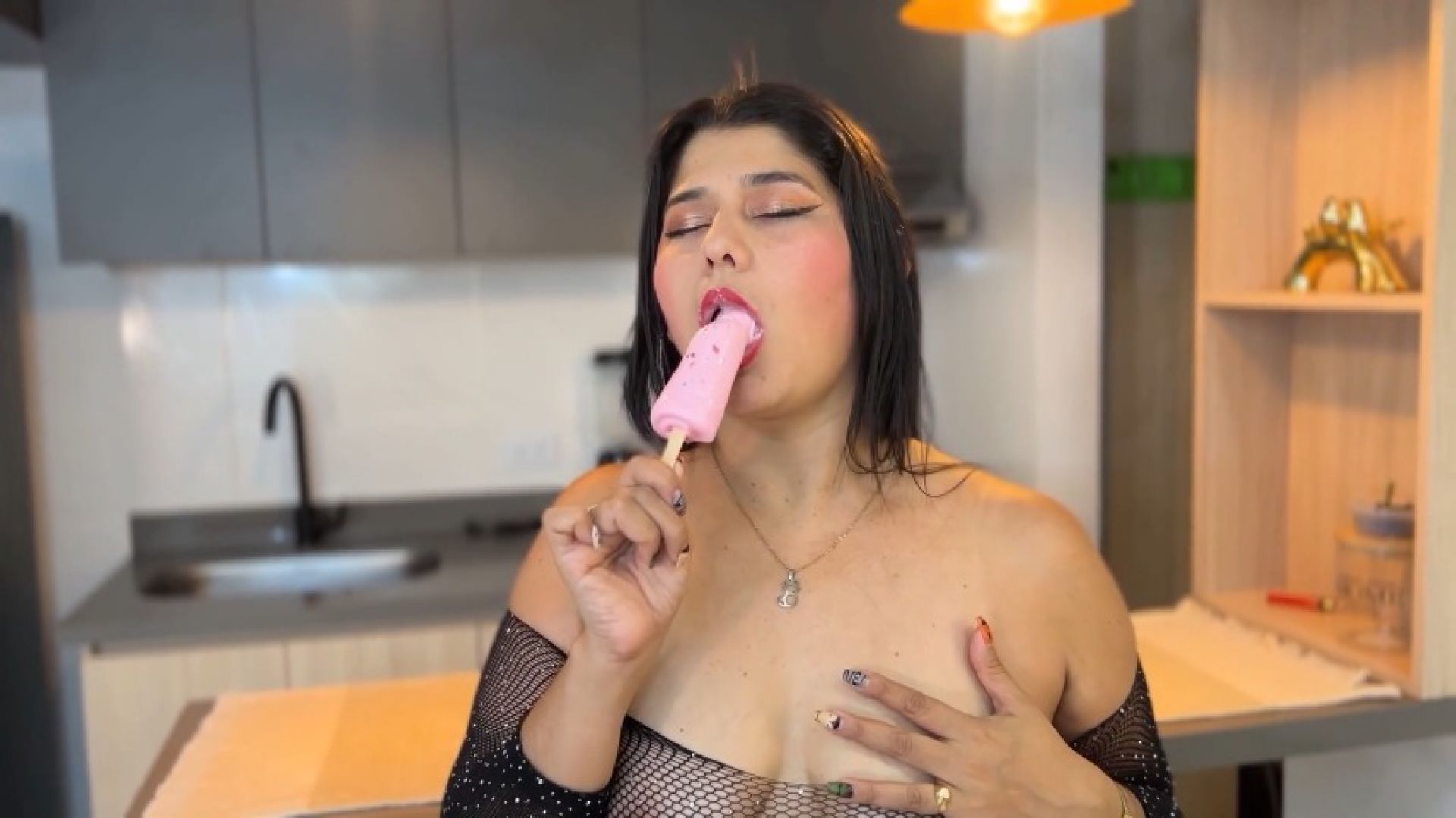 a delicious ice cream in my pussy