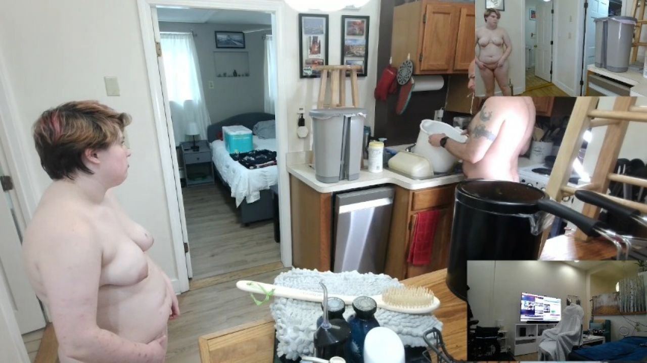 Aspen and Foot_DaDy's Naked Cleaning Day