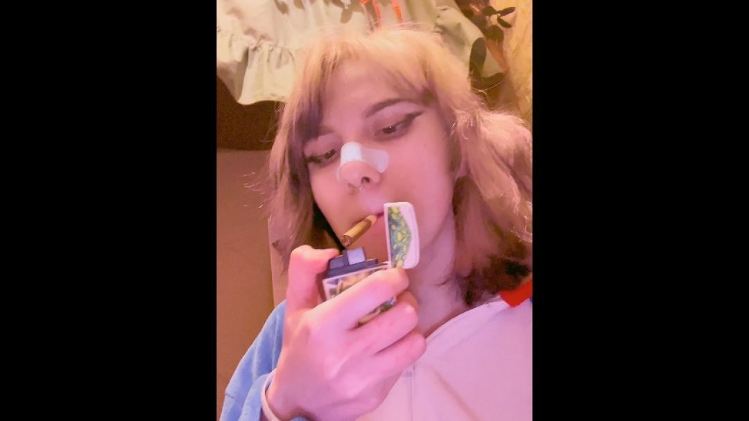 Smoke and listen to lil peep