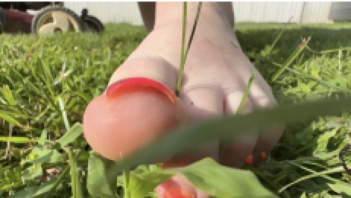 Giantess Feet In Nature