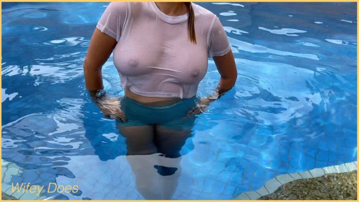 Wifey goes for a braless swim in the hotel pool