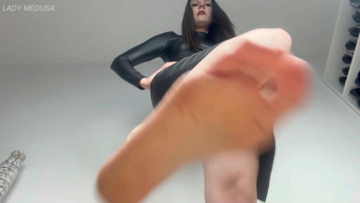 Giantess's stomping POV with dirty feet - executrixxx versio