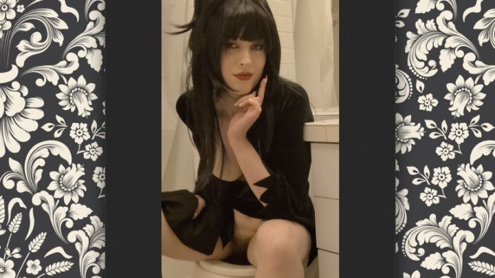 Elvira Pees in Front of You