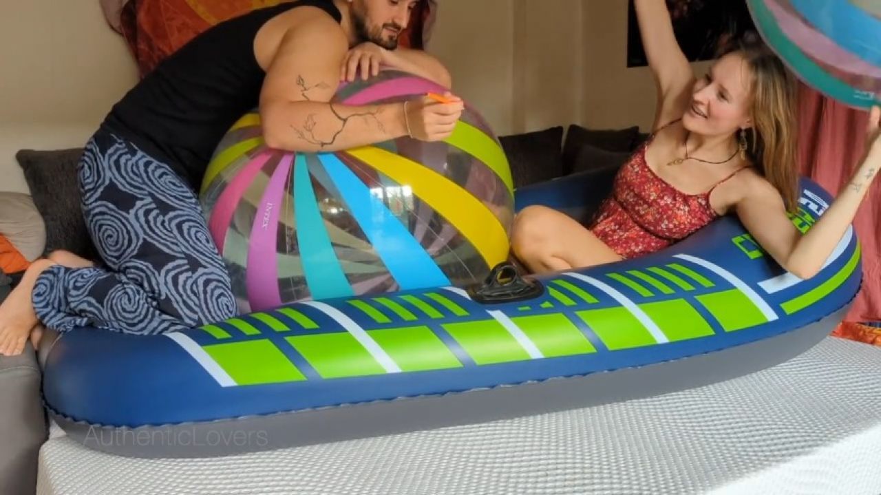 Boat and Balls - Popping inflatable beachballs and a boat