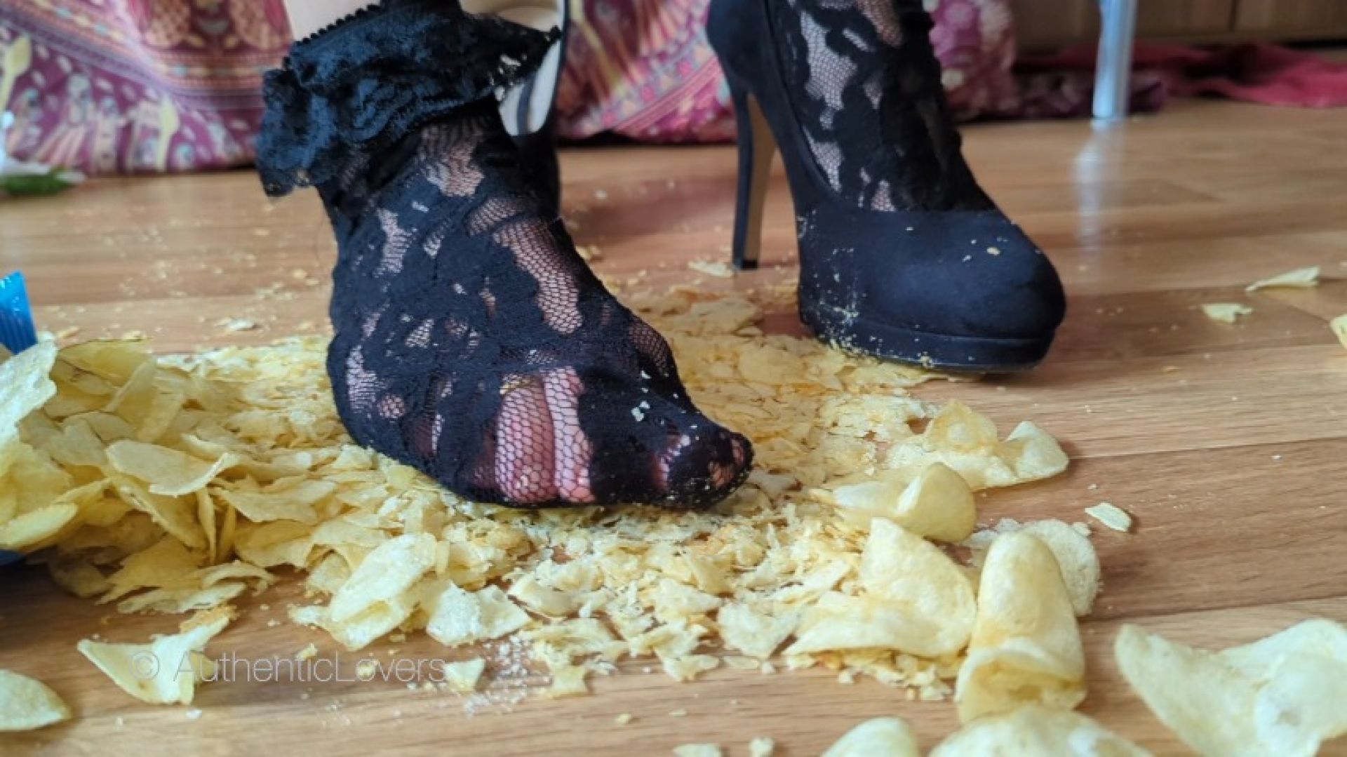 Food crush - crispy edition with high heels and feet ASMR