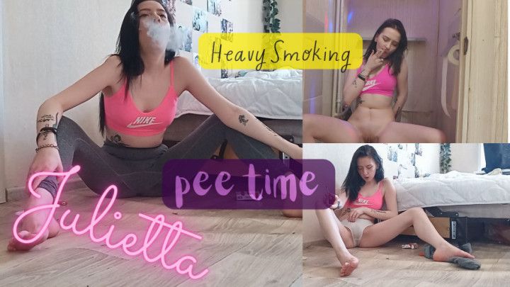 Julietta: Heavy Smoking Pee Time Full