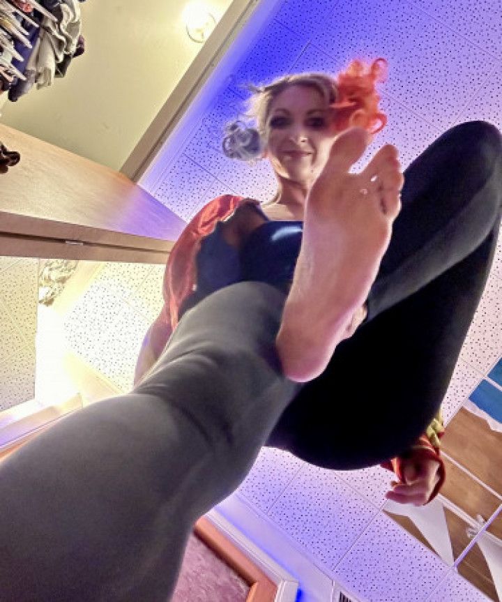 Harley Quinn's Classic Giantess and Foot Stomp POV