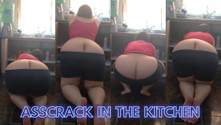 Asscrack In The Kitchen