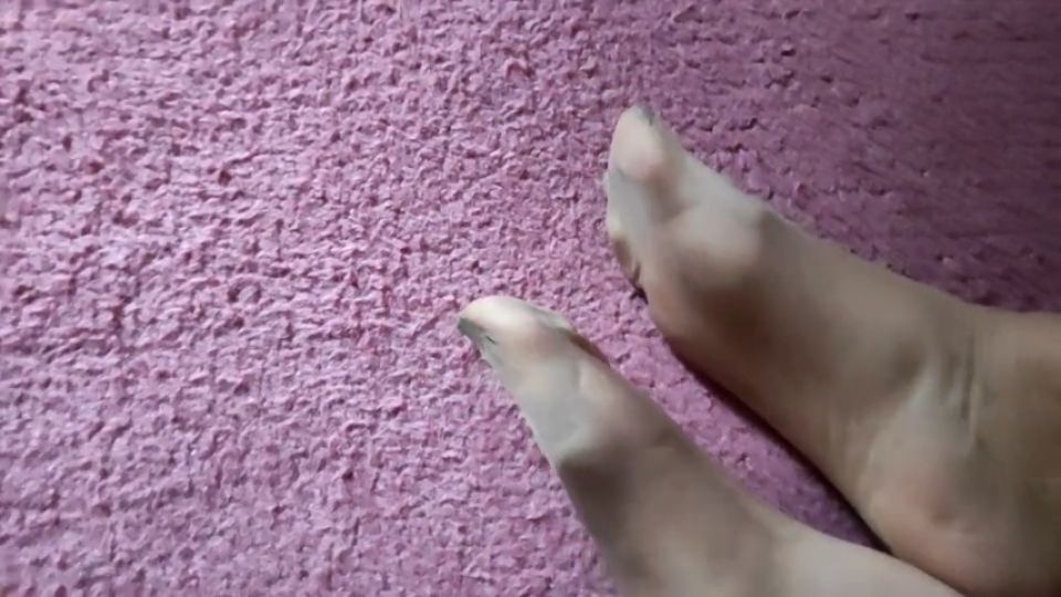 Feet in nylons