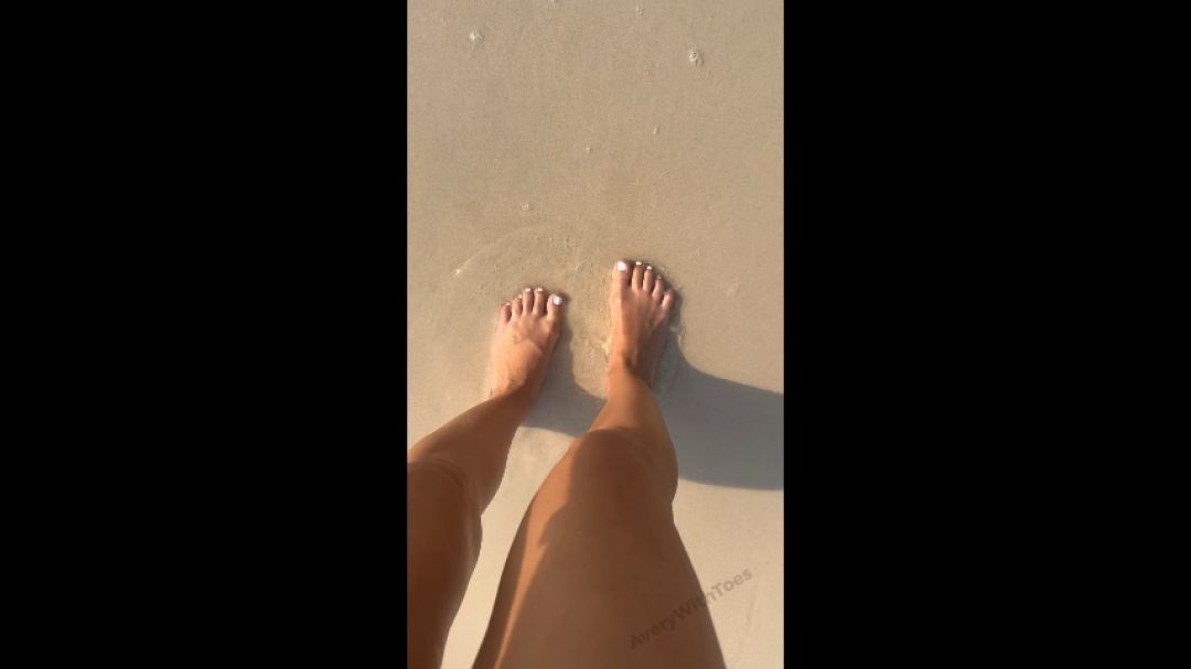 Sexy White Toes Daintily Walk into the Ocean