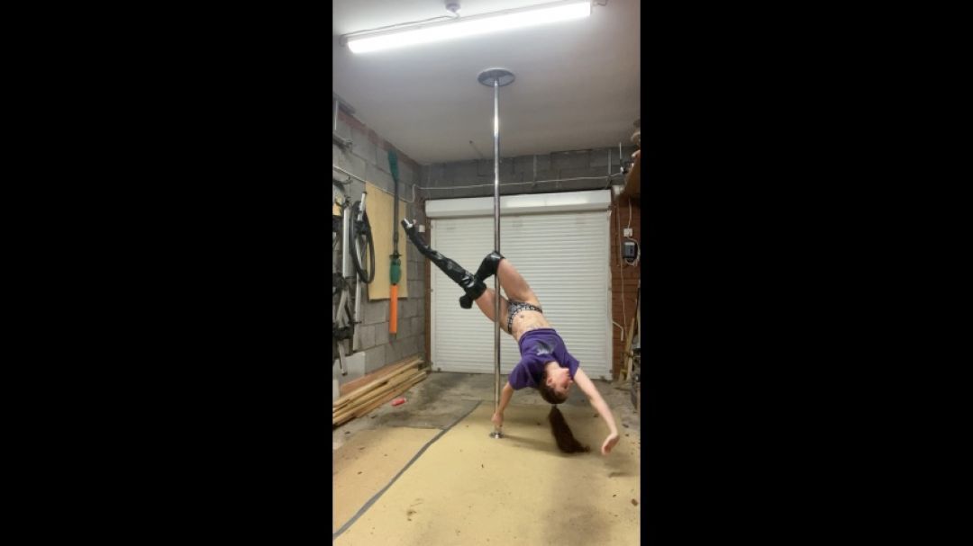 Pole Dance Vote For Me In Talent Show Contest