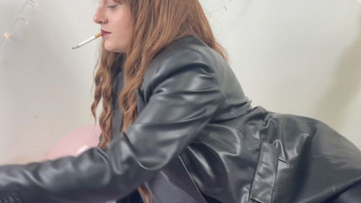 Smoking and popping in leather