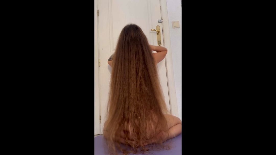 Long hair play