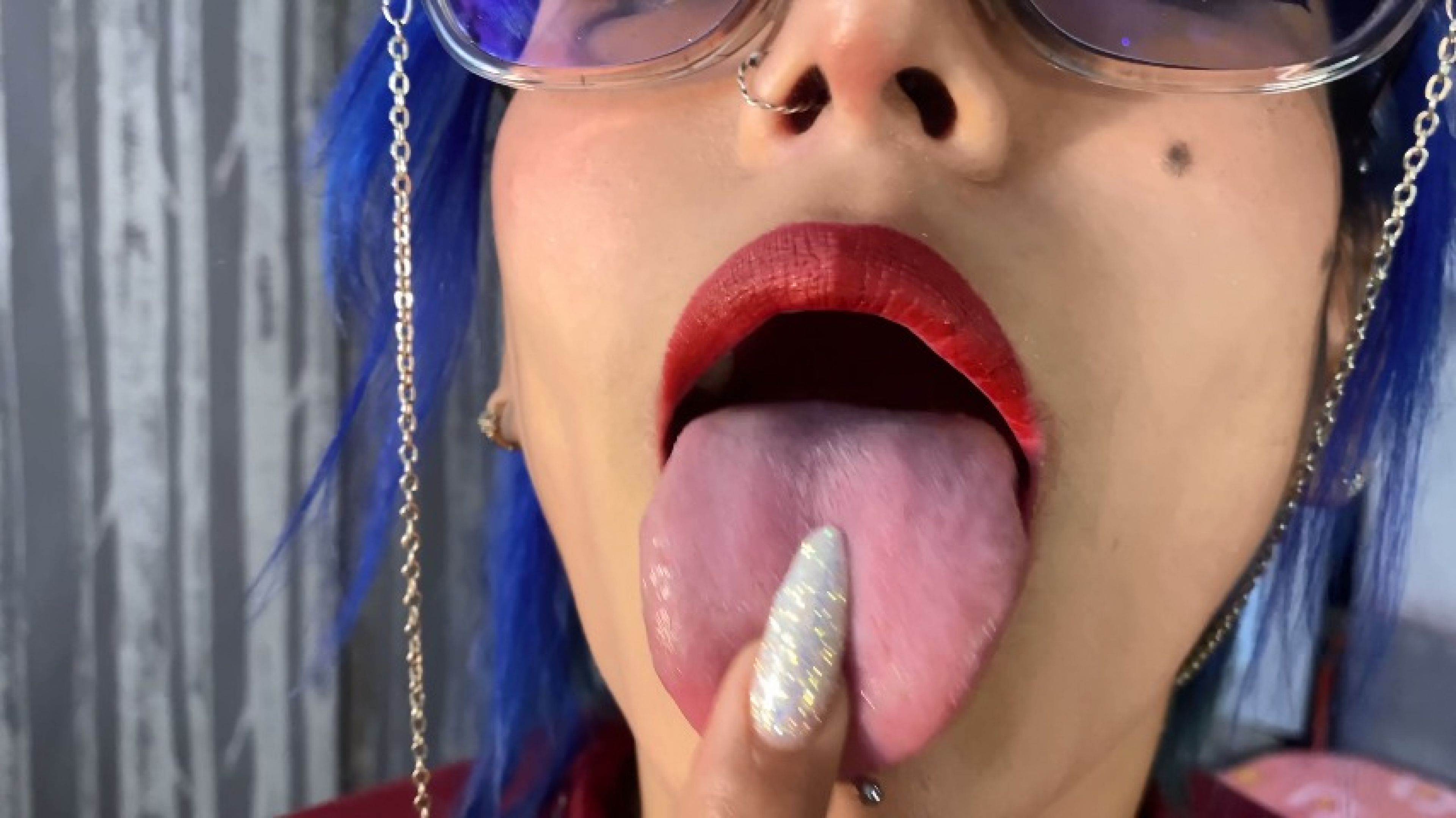 FULL HD 4K Mouth/tongue fetish &amp; sucking fingers