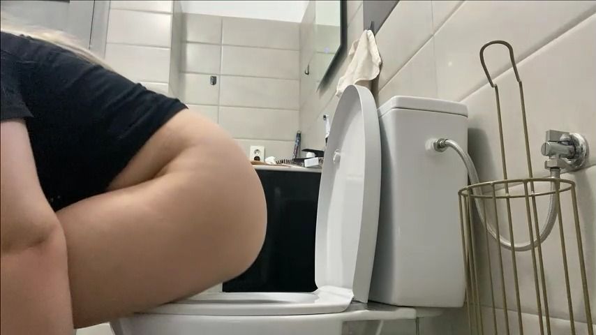 Toilet sitting after a great meal