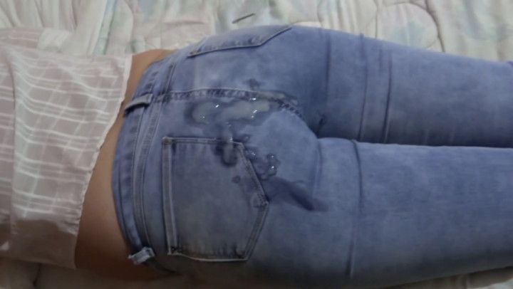 Stepson can't fuck me but I hike up my jeans so he can cum o