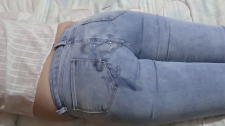 Stepmother puts on her jeans so I can cum on her ass after m