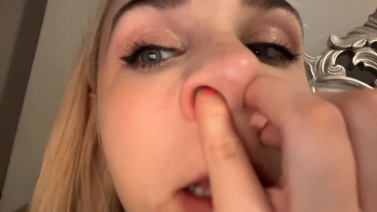 fingering nose for BF