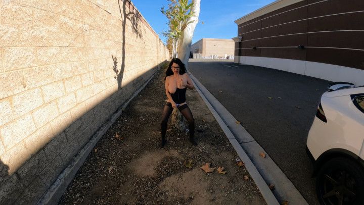 Fan show behind a strip mall multiple orgasms