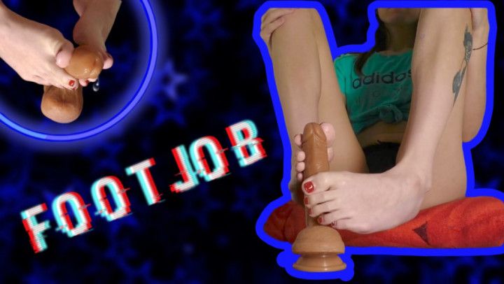 Footjob from tiny girl