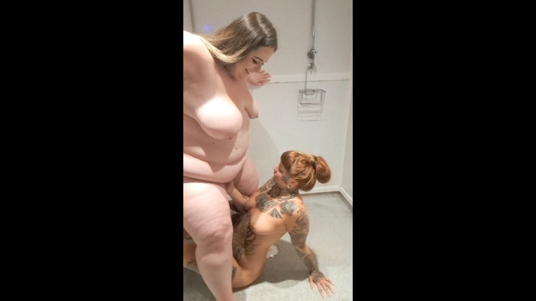 BBW x Alt Girl Golden Shower