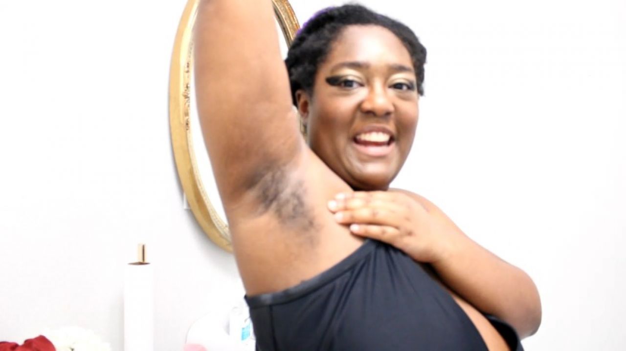 Mommy talks to you while she shaves her armpits