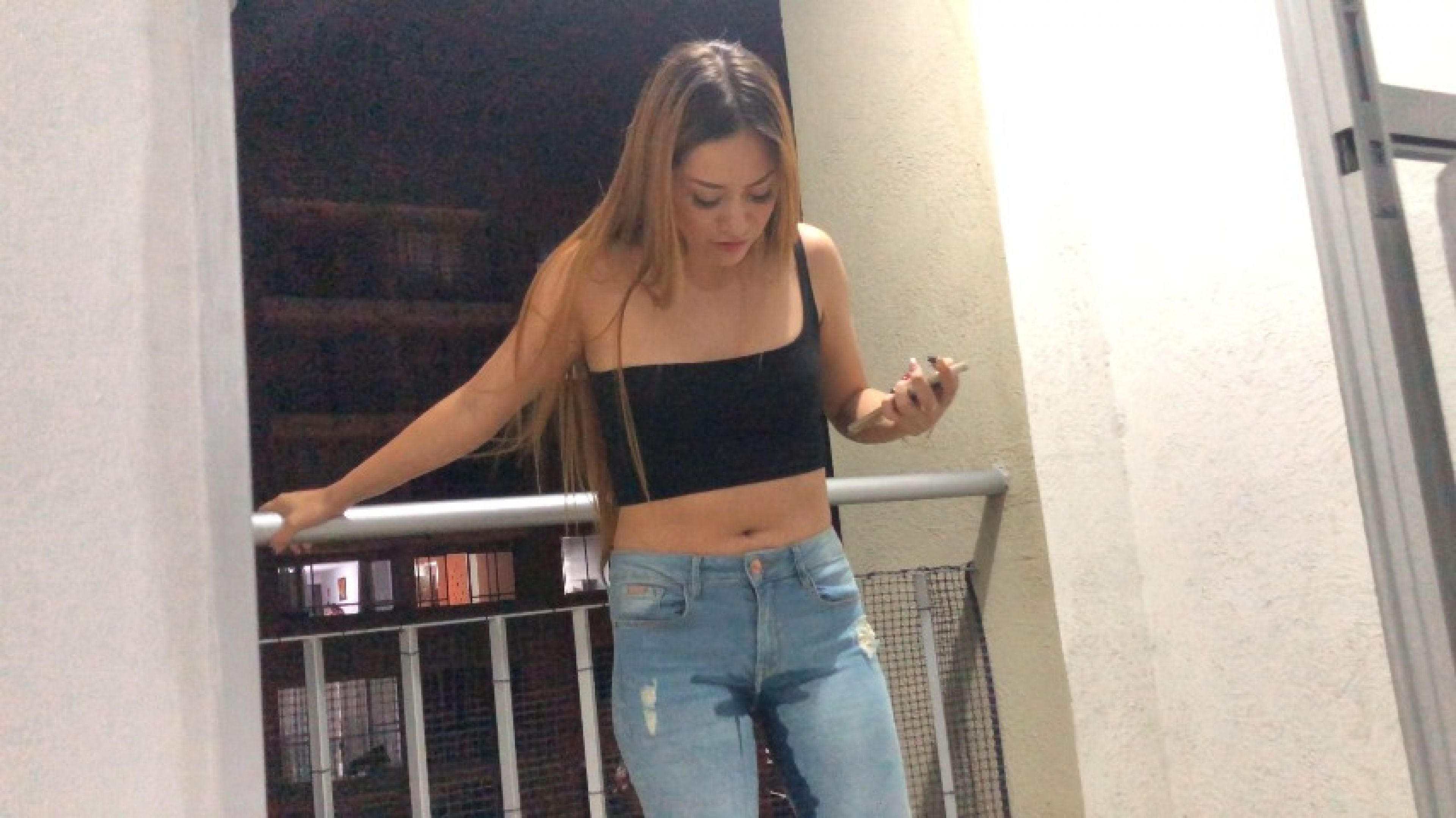 Blonde pisses in her jeans