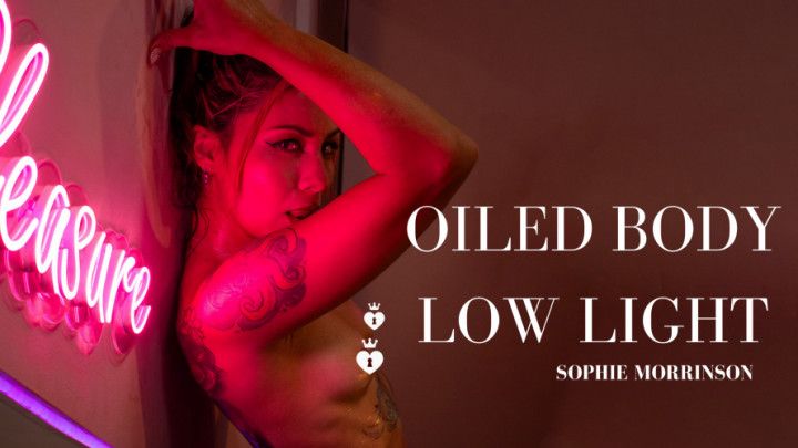 sophie Morrinson - Oiled Body Low Light