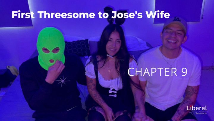 First Jose's Wife threesome with two singles in cosplay