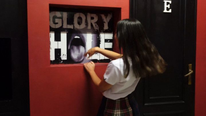 MY first ever glory hole experience