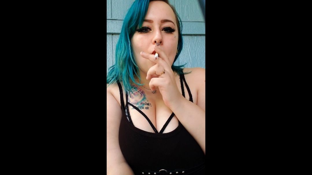 BBW Cigarette smoking 2