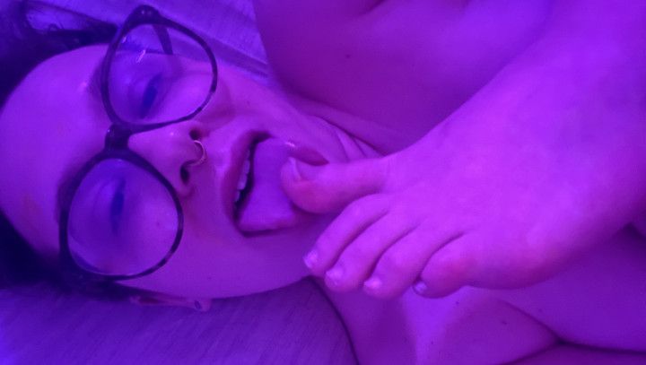 Licking and sucking my toesies