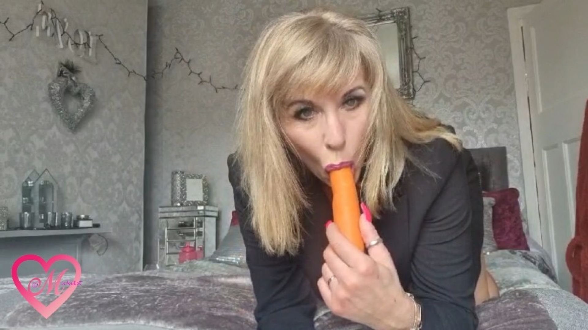 Carrot Fucking UK Mature MILF