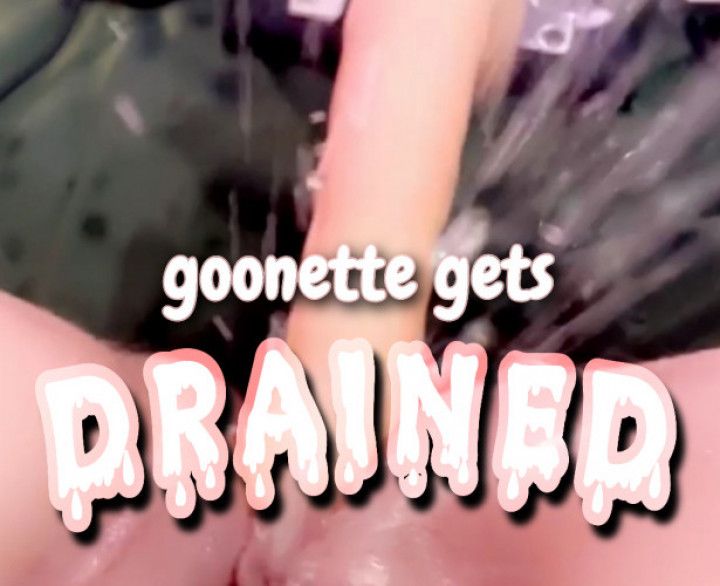 Squirting Goonette Gets Machine Fucked