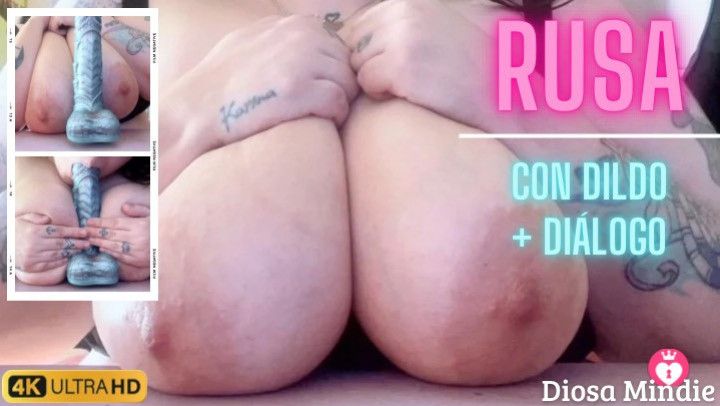 Rusa con dildo y juego