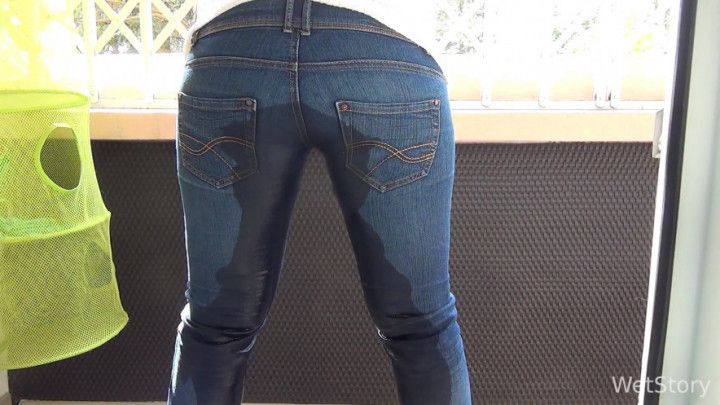 Dark jeans piss