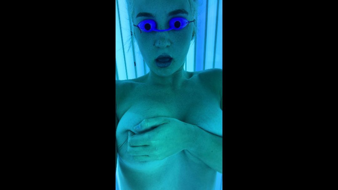 Me in the tanning booth tryin' to look good for you!! Spread