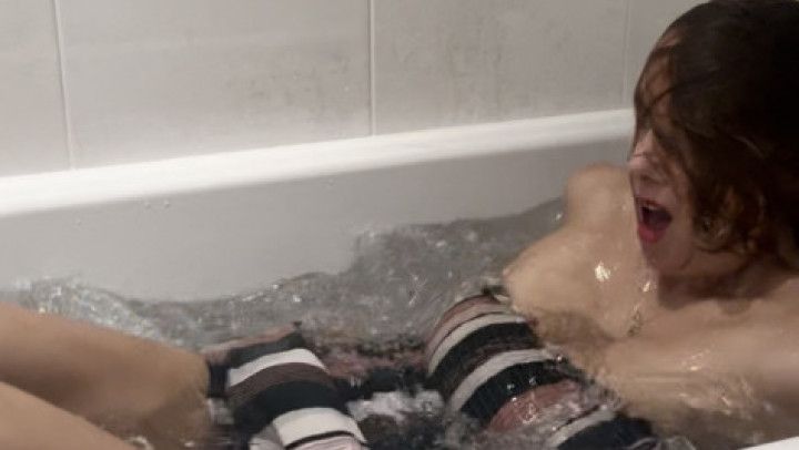 Custom Vid - bath water submerged kink