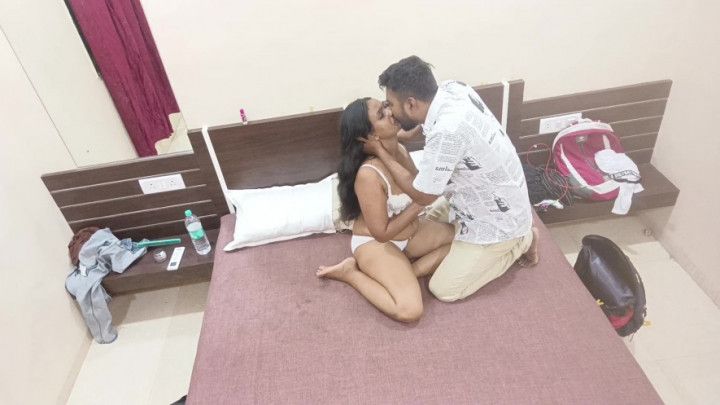 Hot Indian home fuck with warm thick creampie in Desi wife