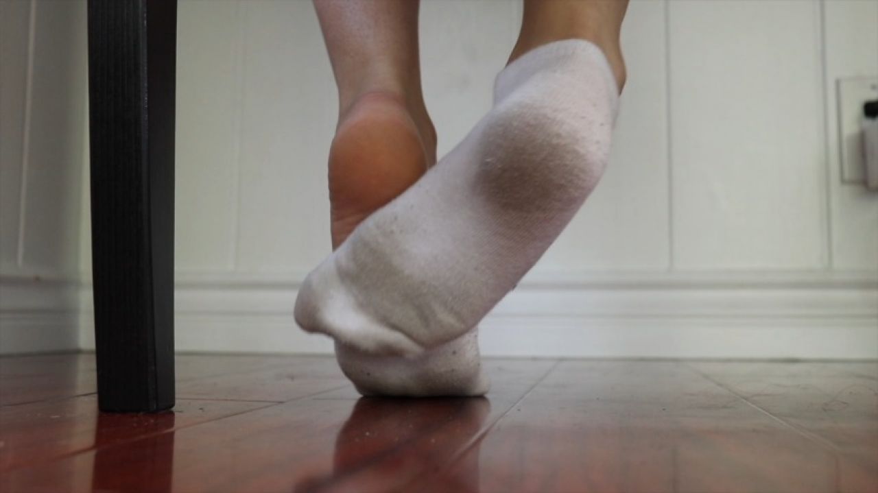 Dirty Socks Ignore Footlosers