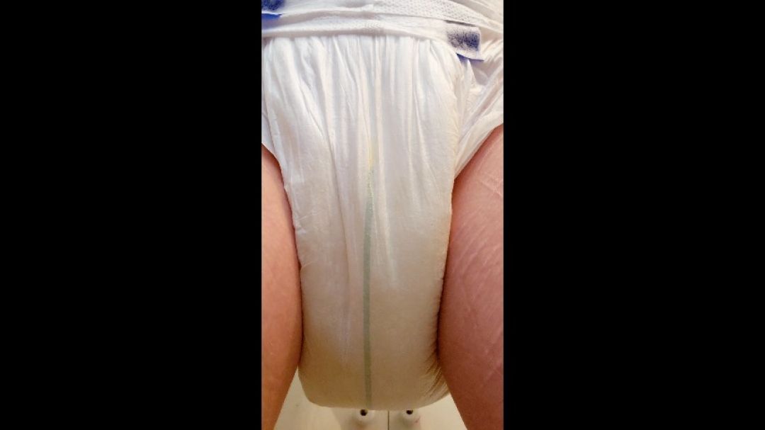 Filling diaper with pee