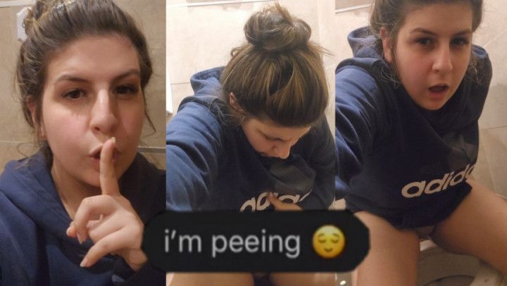 I MAKE PEE ON A PUBLIC TOILET