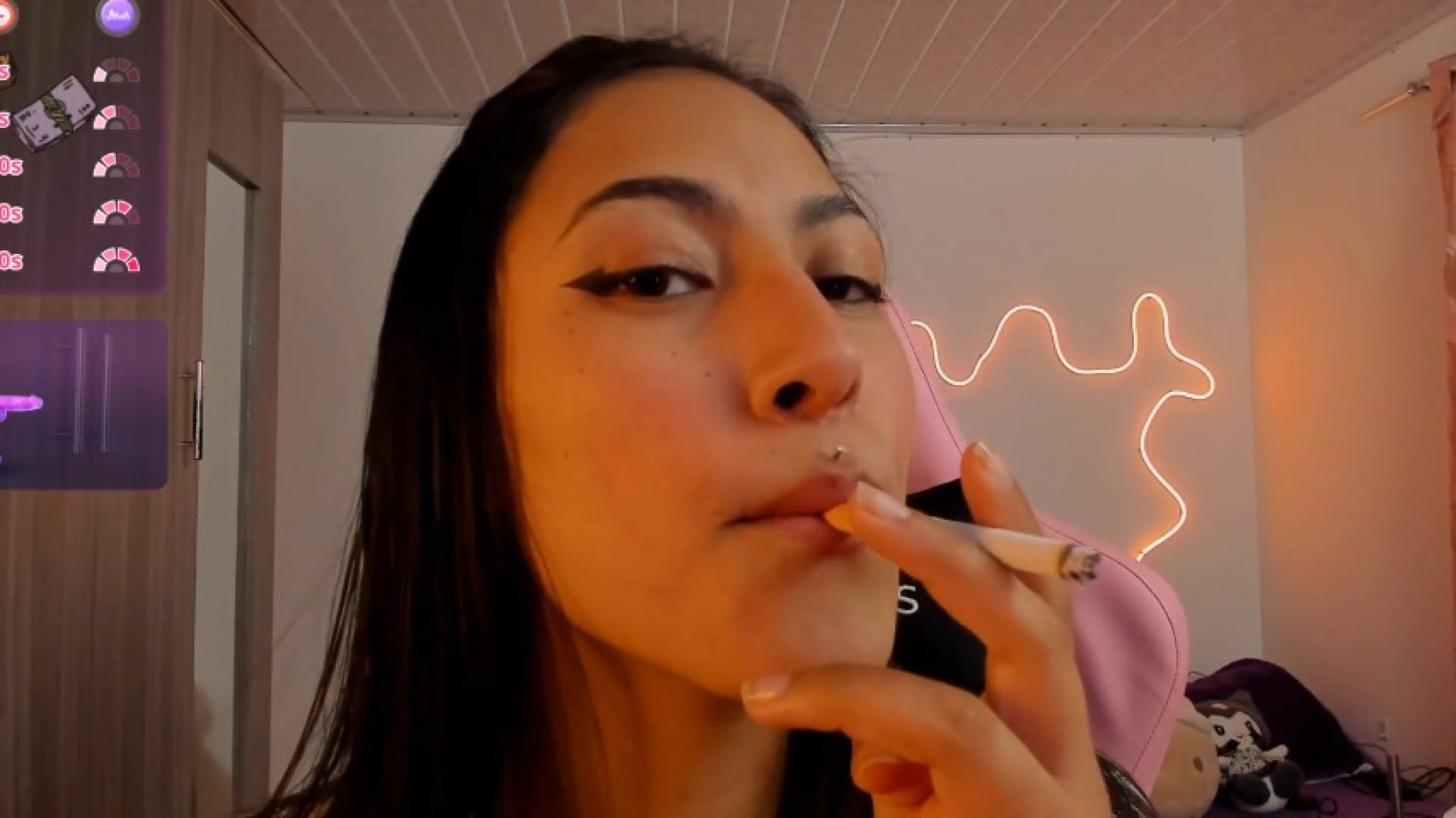 Smoking and masturbation a delicious pleasure