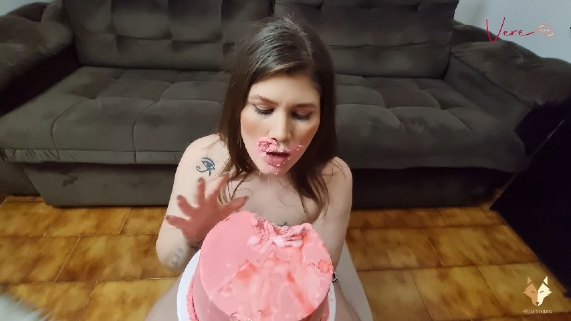 i CUM on her BIRTHDAY CAKE