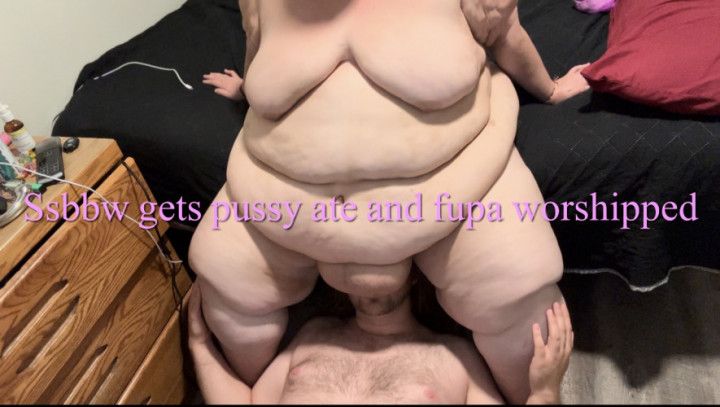 Ssbbw gets pussy ate and fupa worshipped