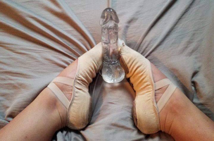 Annie Plays with her Dildo in her Used Ballet Slippers