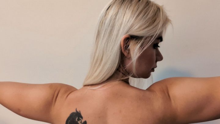 NAKED SHOULDERS AND EXPOSED BACK, TOPLESS | Marilyn